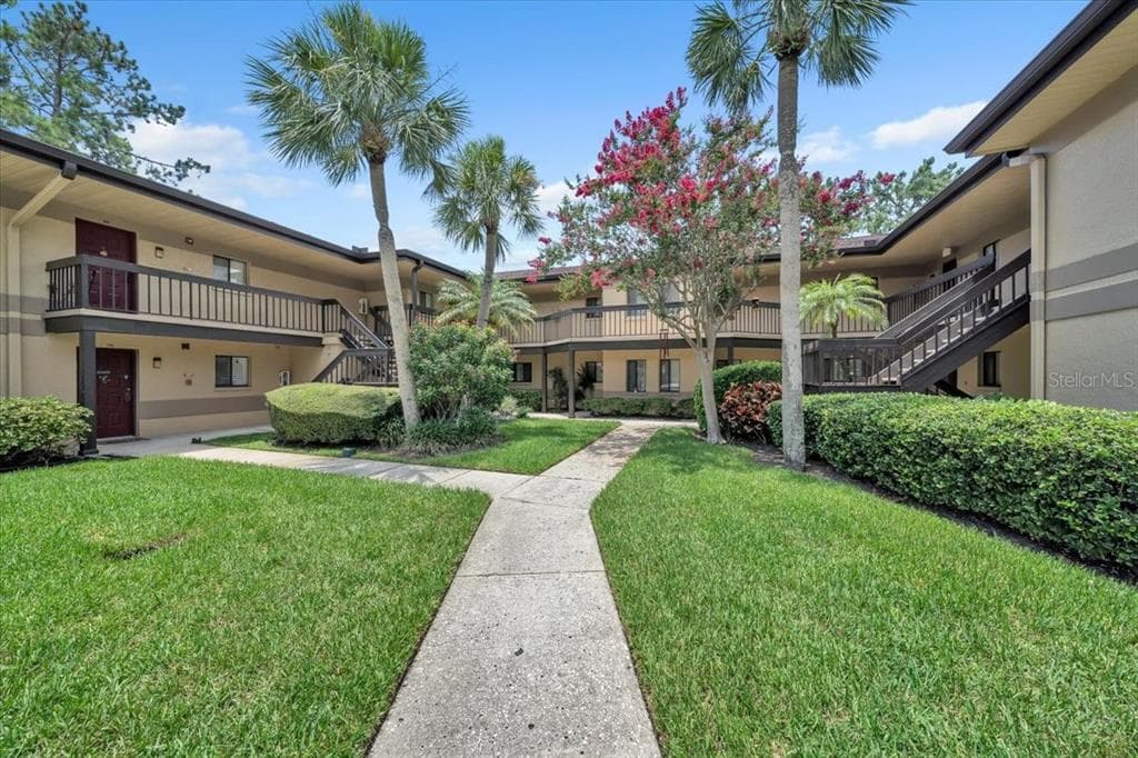 2681 SABAL SPRINGS CIRCLE UNIT 204 CLEARWATER, FL 33761