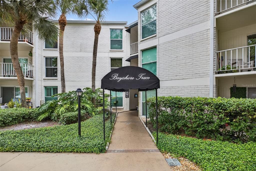 3325 BAYSHORE BOULEVARD UNIT A31 TAMPA, FL 33629