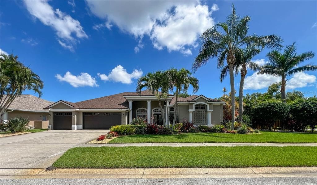 10675 PARK PLACE DRIVE LARGO, FL 33778