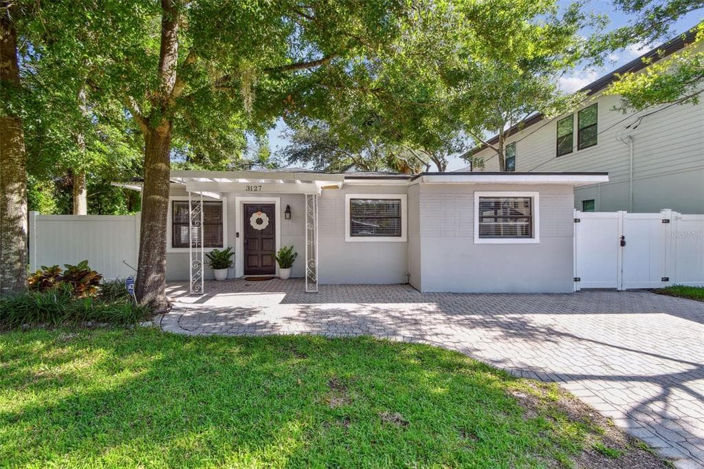 3127 W OAKELLAR AVENUE