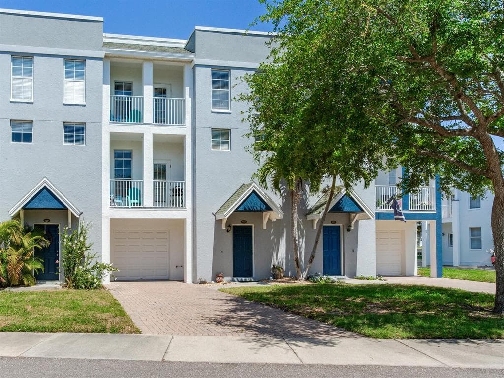 4503 LEGACY PARK DRIVE TAMPA, FL 33611