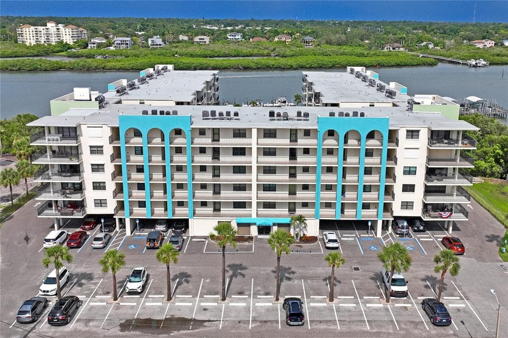 19531 GULF BOULEVARD UNIT 611 INDIAN SHORES, FL 33785