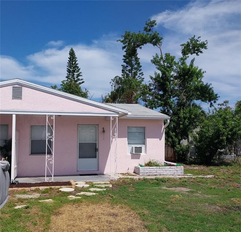586 140TH AVENUE E UNIT 2 MADEIRA BEACH, FL 33708