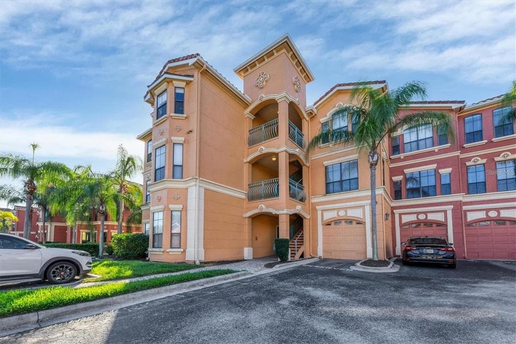 2733 VIA CIPRIANI UNIT 821A CLEARWATER, FL 33764