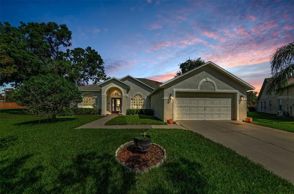 8604 HERONS COVE PLACE TAMPA, FL 33647