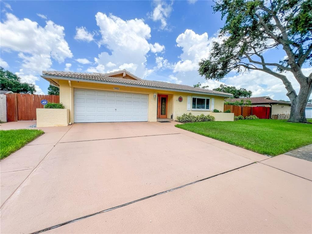 9951 121ST STREET SEMINOLE, FL 33772
