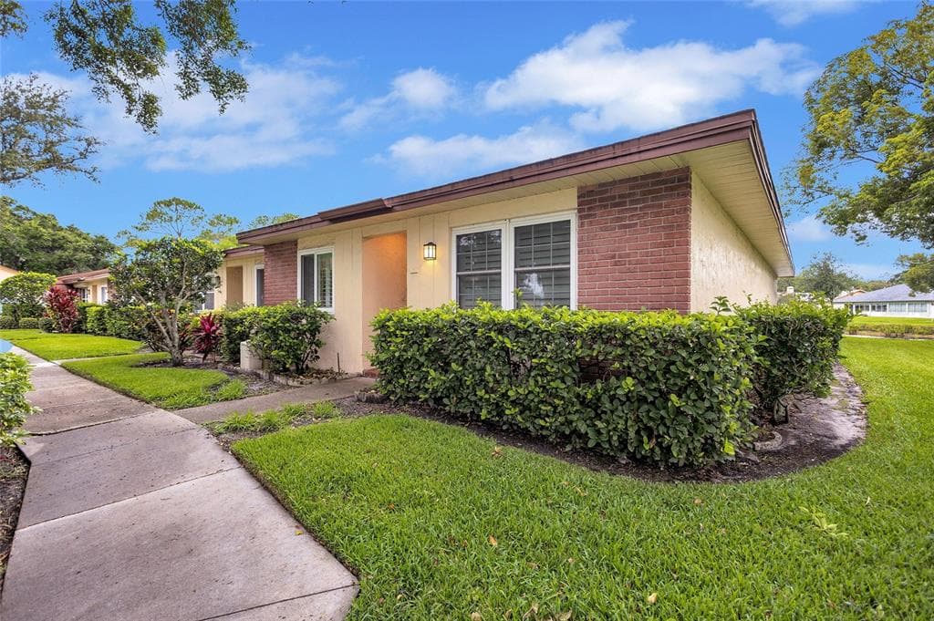 900 MACLAREN DRIVE N UNIT D PALM HARBOR, FL 34684