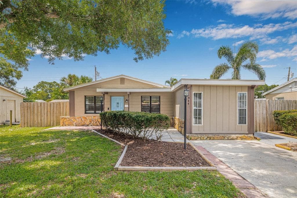 6944 80TH AVENUE N PINELLAS PARK, FL 33781