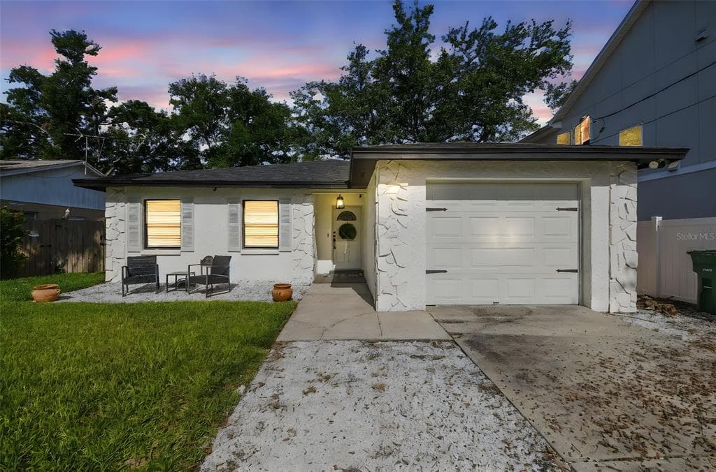 206 N BEVERLY AVENUE UNIT 1/2 TAMPA, FL 33609