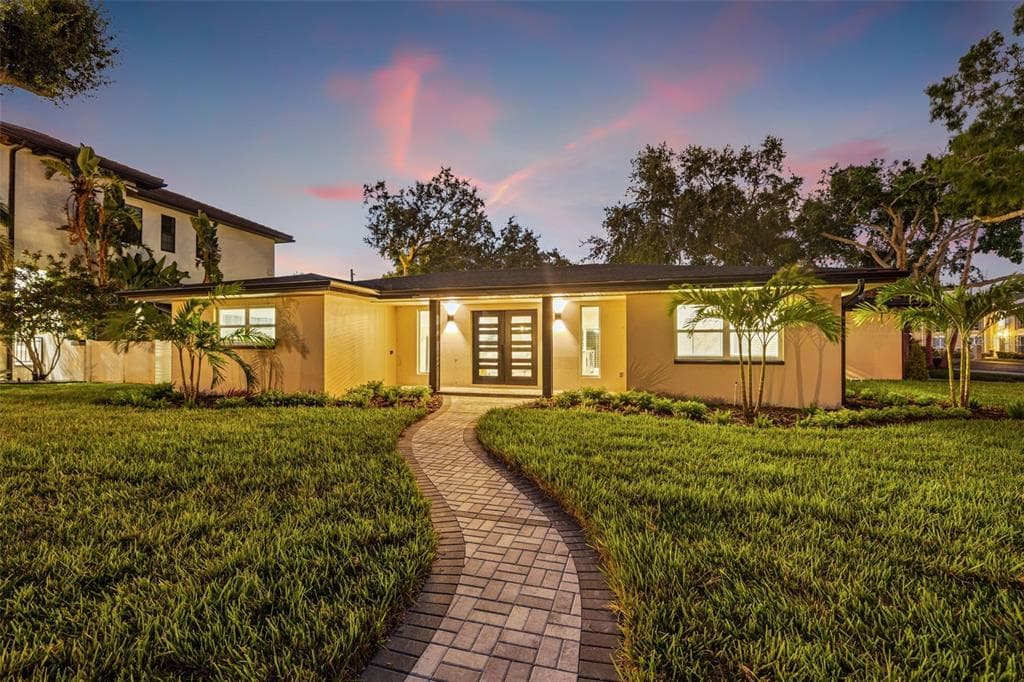 497 CAPRI WAY NE ST PETERSBURG, FL 33704