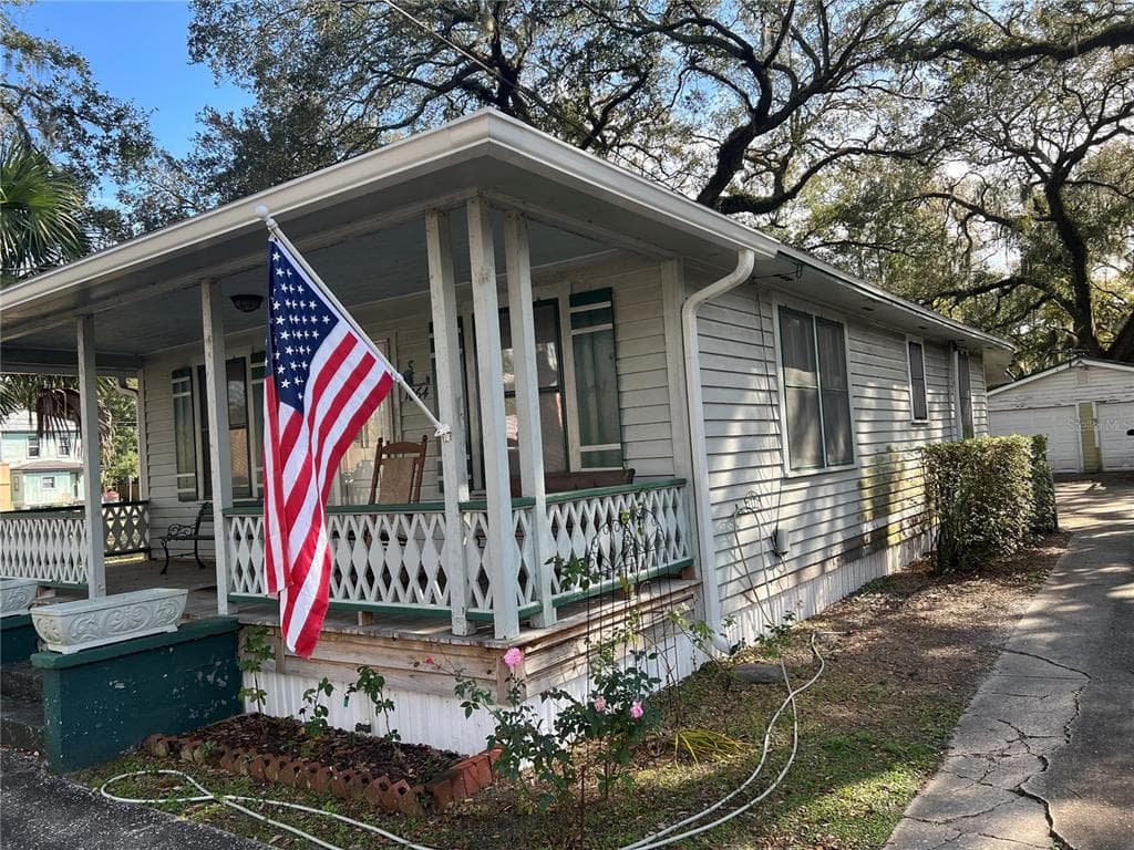 1064 E 12TH STREET JACKSONVILLE, FL 32206