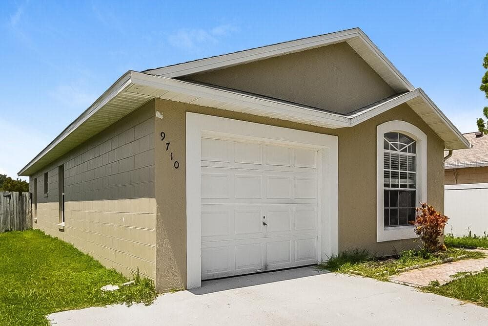 9710 RED CLOVER AVENUE ORLANDO, FL 32824