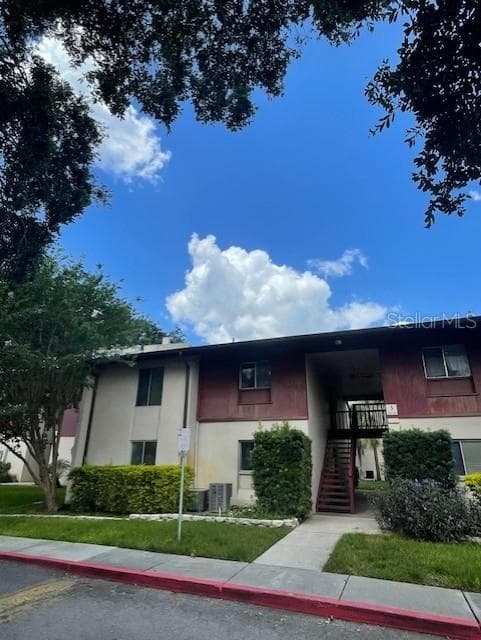 8636 TAHOE COURT UNIT 13 TAMPA, FL 33614
