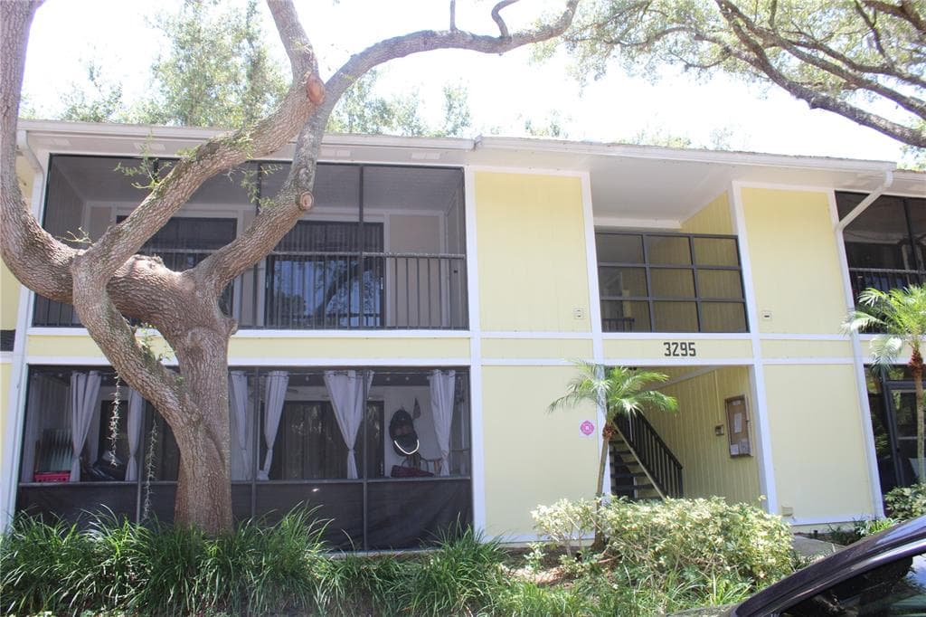 3295 FOX CHASE CIRCLE N UNIT 205 PALM HARBOR, FL 34683
