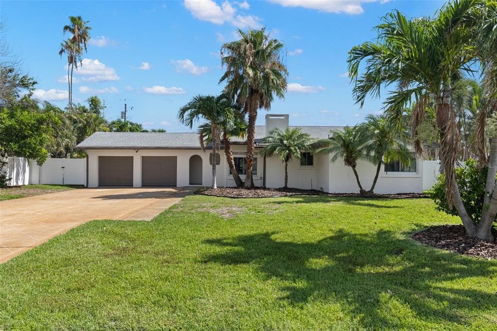109 13TH STREET BELLEAIR BEACH, FL 33786