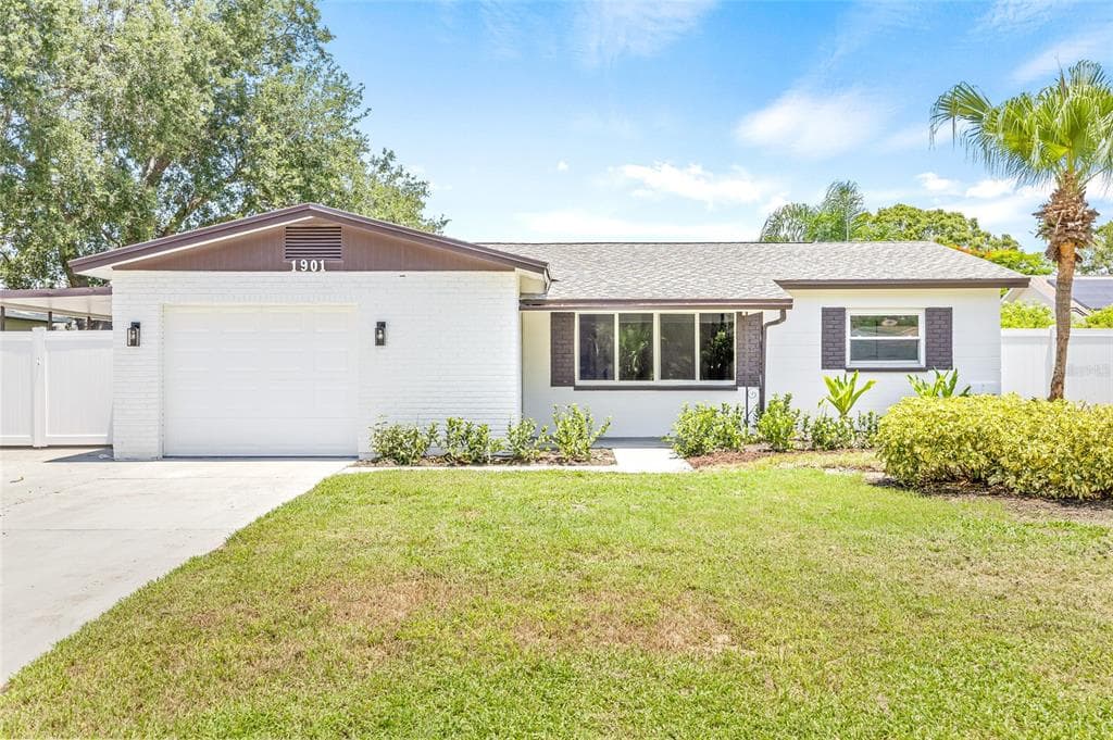 1901 76TH AVENUE N ST PETERSBURG, FL 33702