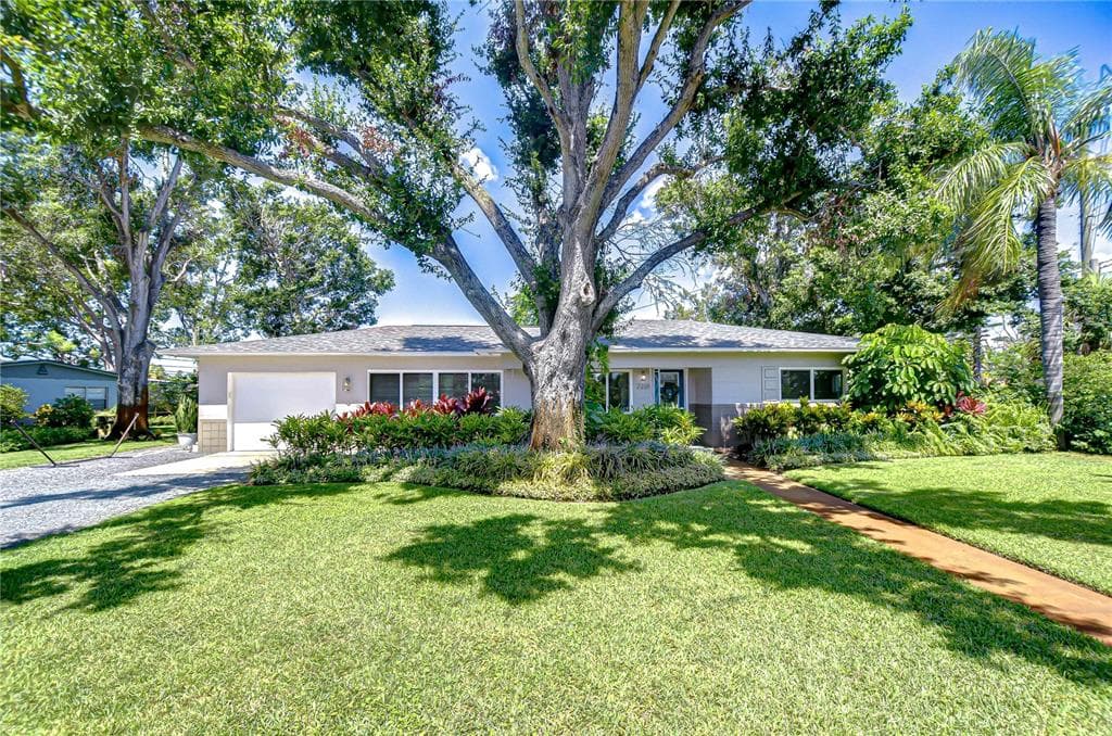 2201 HORAN WAY S GULFPORT, FL 33707