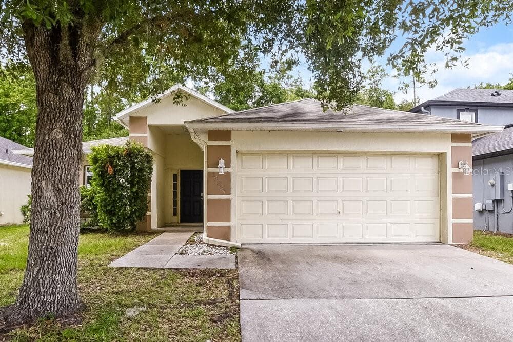 13825 ECON WOODS LANE ORLANDO, FL 32826