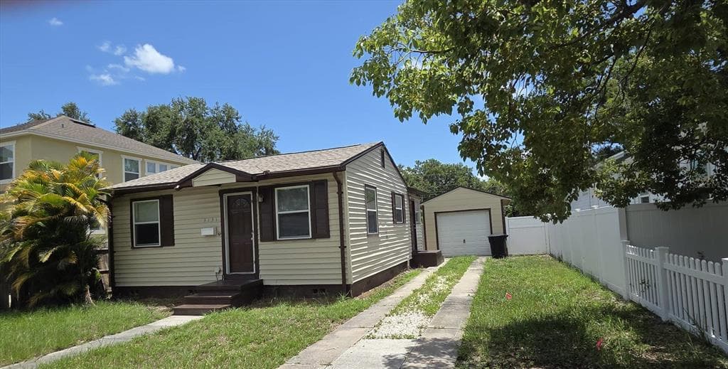 3131 MELTON STREET N ST PETERSBURG, FL 33704