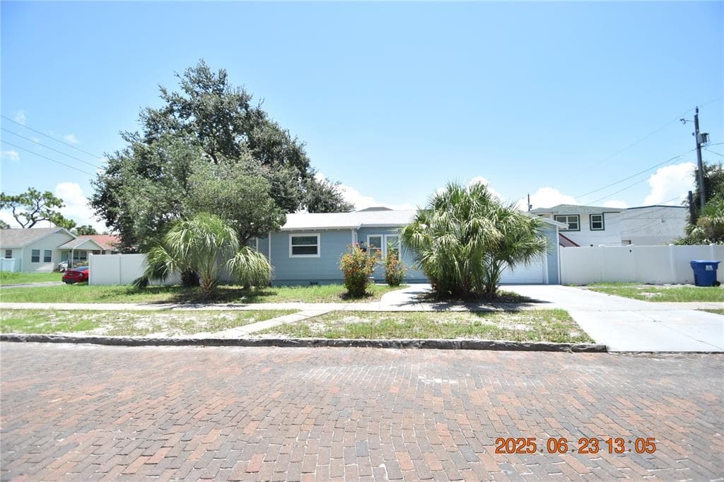 200 24TH STREET S ST PETERSBURG, FL 33712