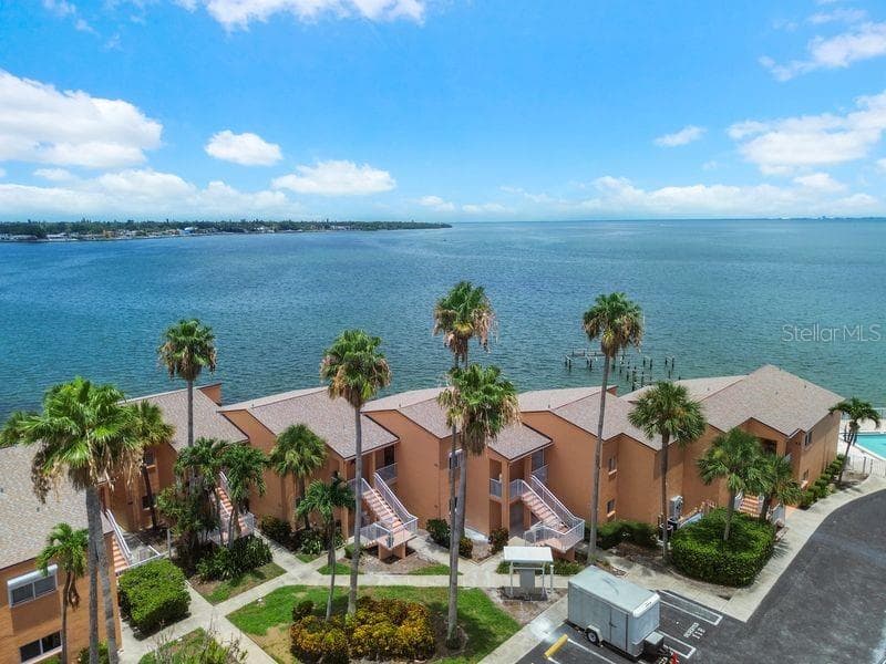 7400 SUNSHINE SKYWAY LANE S UNIT 112 ST PETERSBURG, FL 33711