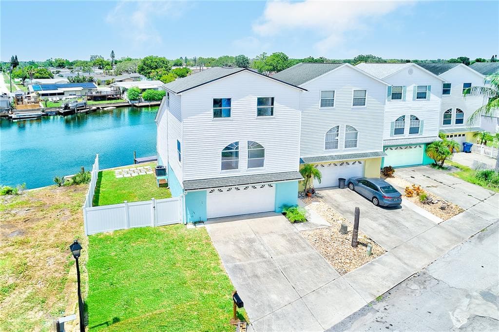 5253 BOARDWALK STREET HOLIDAY, FL 34690