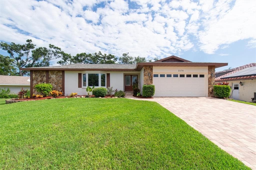 2174 KENT AVENUE CLEARWATER, FL 33764
