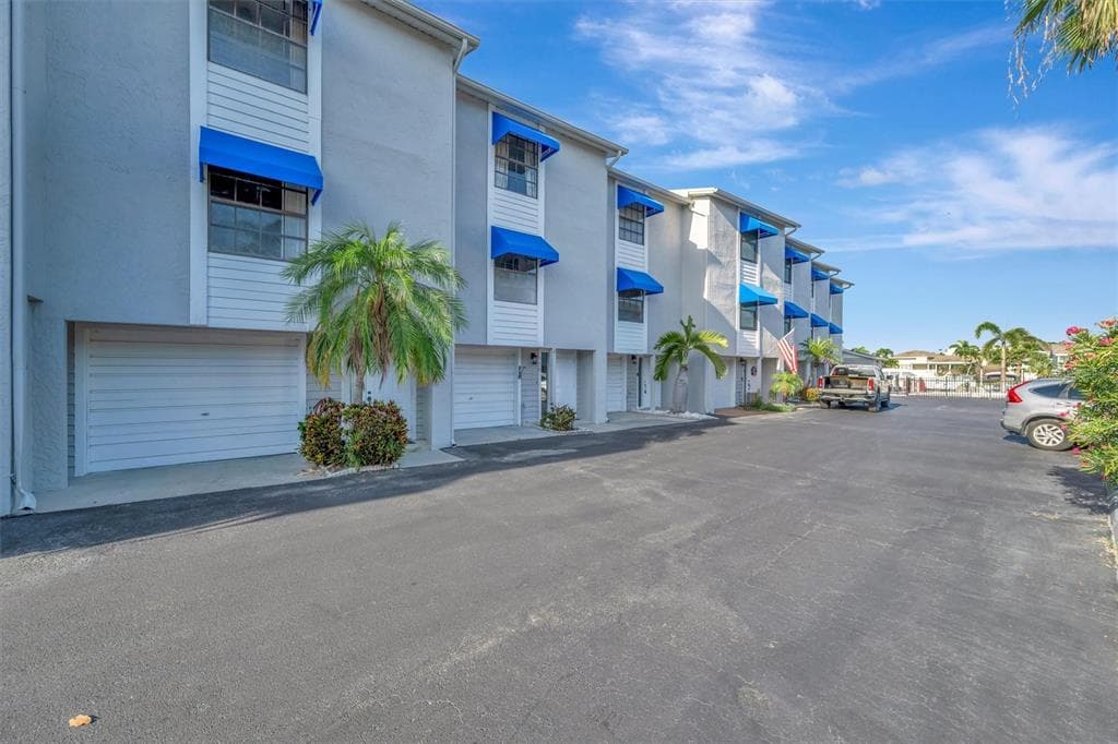 745 PINELLAS BAYWAY S UNIT 107 TIERRA VERDE, FL 33715