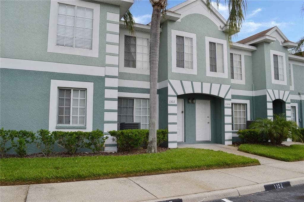 1302 TWILRIDGE PLACE BRANDON, FL 33511