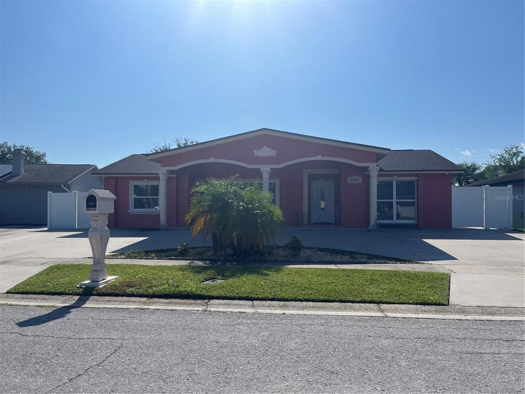 7321 W POCAHONTAS AVENUE TAMPA, FL 33634