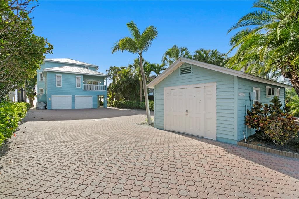 20060 GULF BOULEVARD INDIAN SHORES, FL 33785