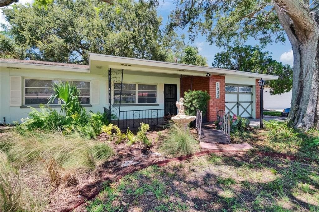 1530 ERIN LANE
