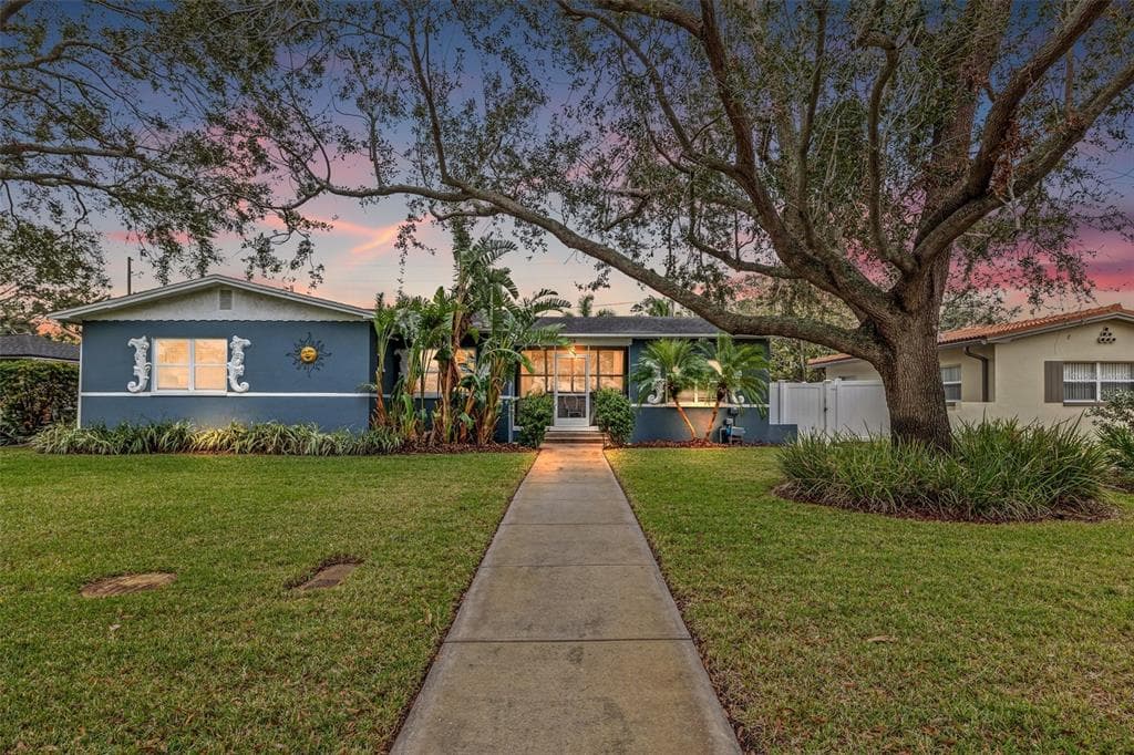 818 37TH AVENUE NE ST PETERSBURG, FL 33704
