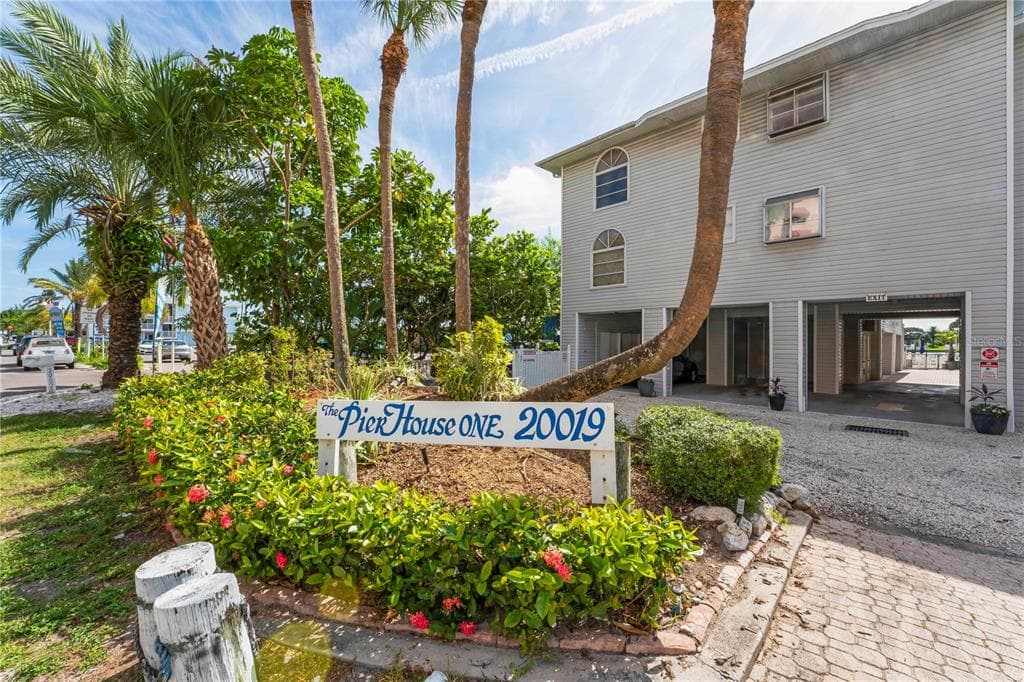 20019 GULF BOULEVARD UNIT 1 INDIAN SHORES, FL 33785