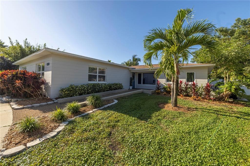 610 CORDOVA BOULEVARD NE ST PETERSBURG, FL 33704