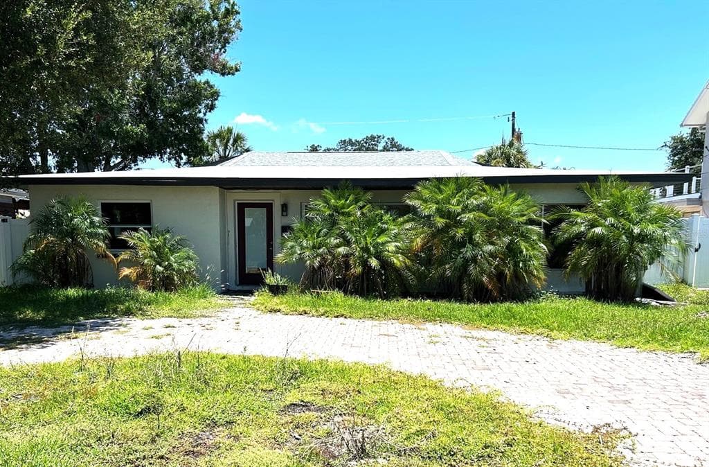 3811 HUNTINGTON STREET NE ST PETERSBURG, FL 33703