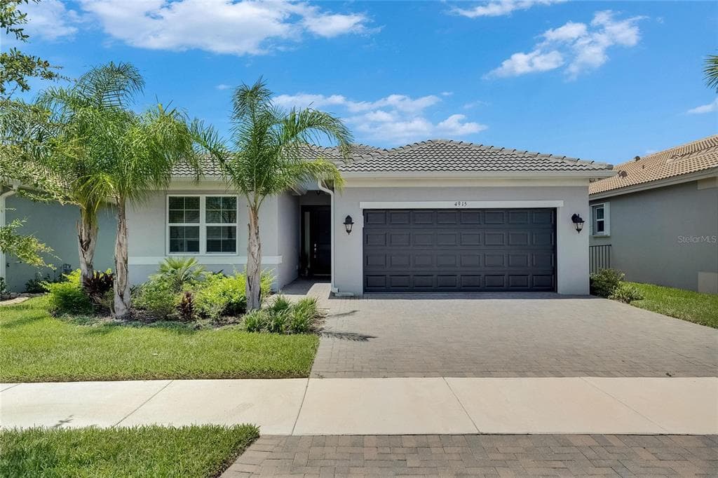 4915 SIENNA ISLES AVENUE WIMAUMA, FL 33598