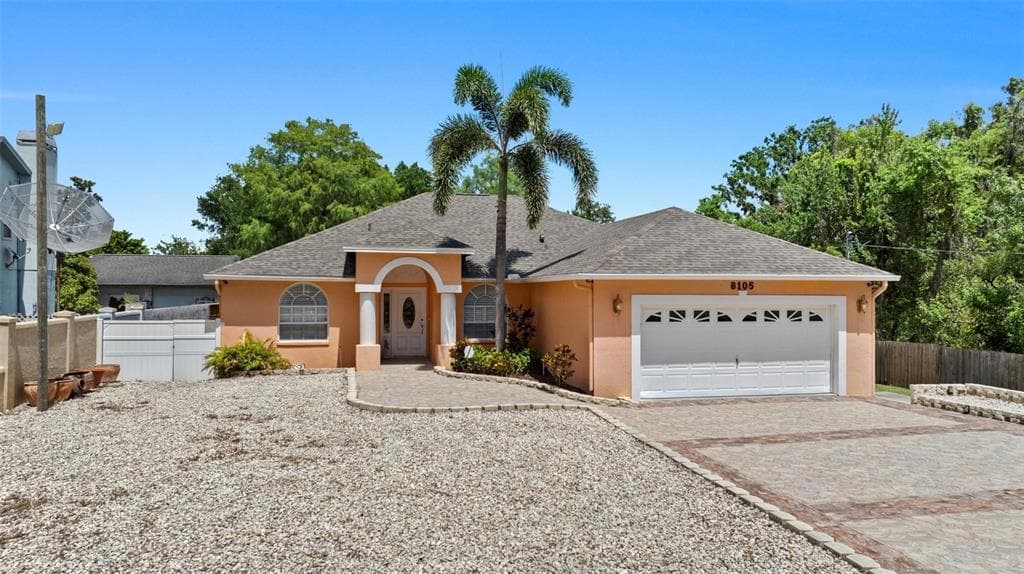8105 N GRADY AVENUE TAMPA, FL 33614