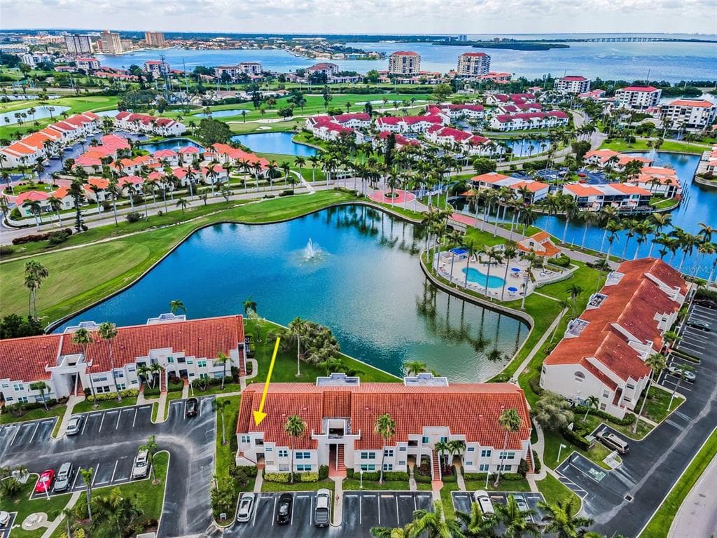 6080 BAHIA DEL MAR CIRCLE UNIT 109 ST PETERSBURG, FL 33715