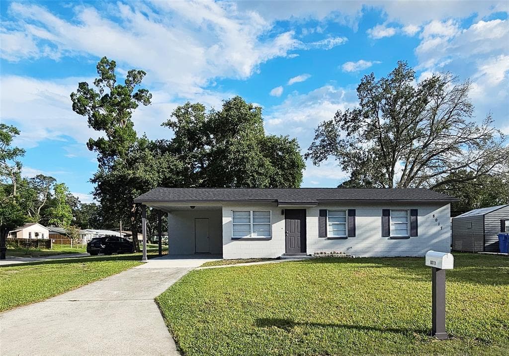 8017 TUDOR PLACE TAMPA, FL 33610