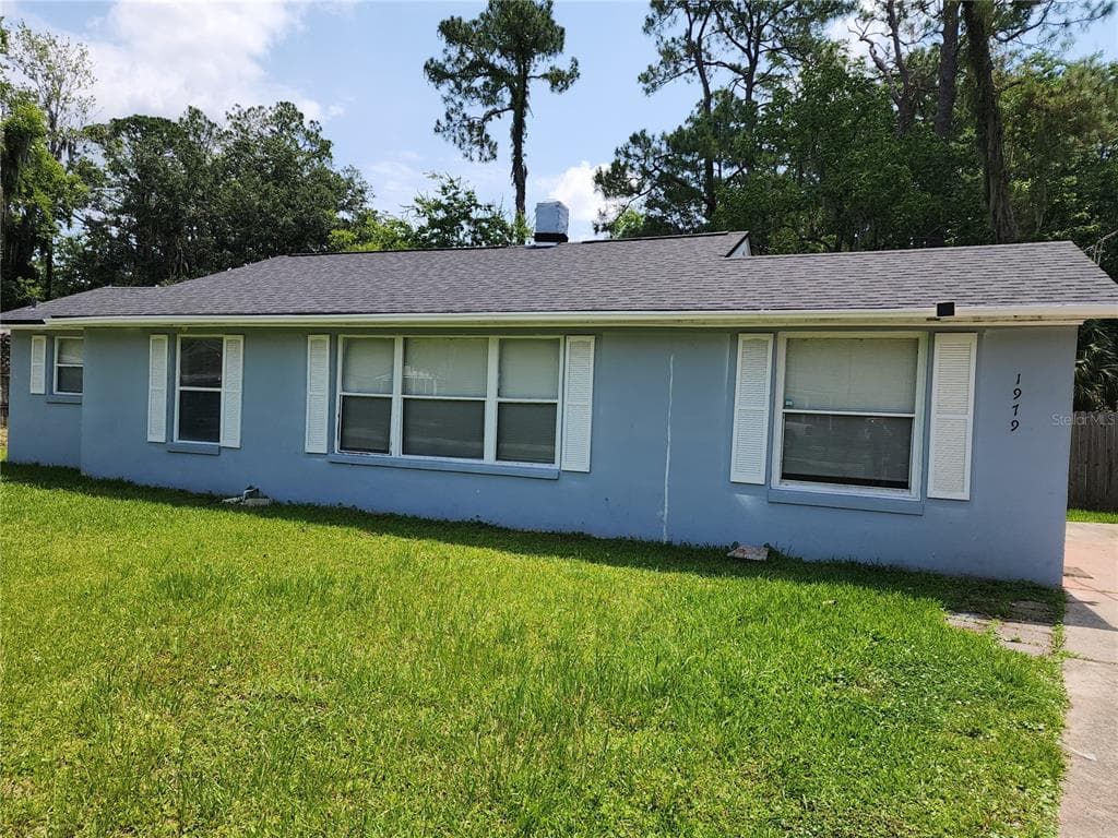 1979 BURKHOLDER CIRCLE E JACKSONVILLE, FL 32216