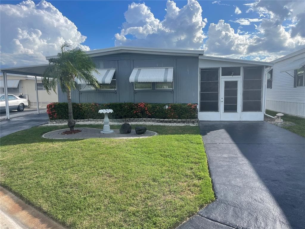 124 SAINT PIERRES WAY APOLLO BEACH, FL 33572