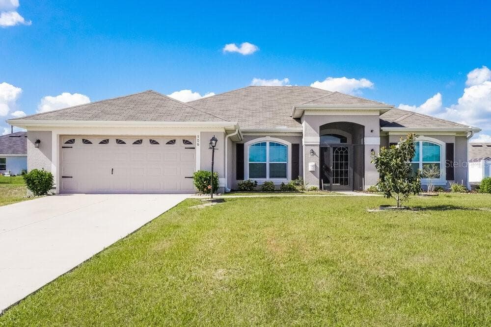 506 W LEAH COURT FRUITLAND PARK, FL 34731