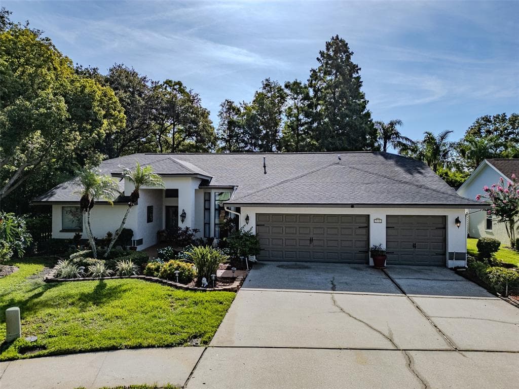 910 KINGSCOTE COURT