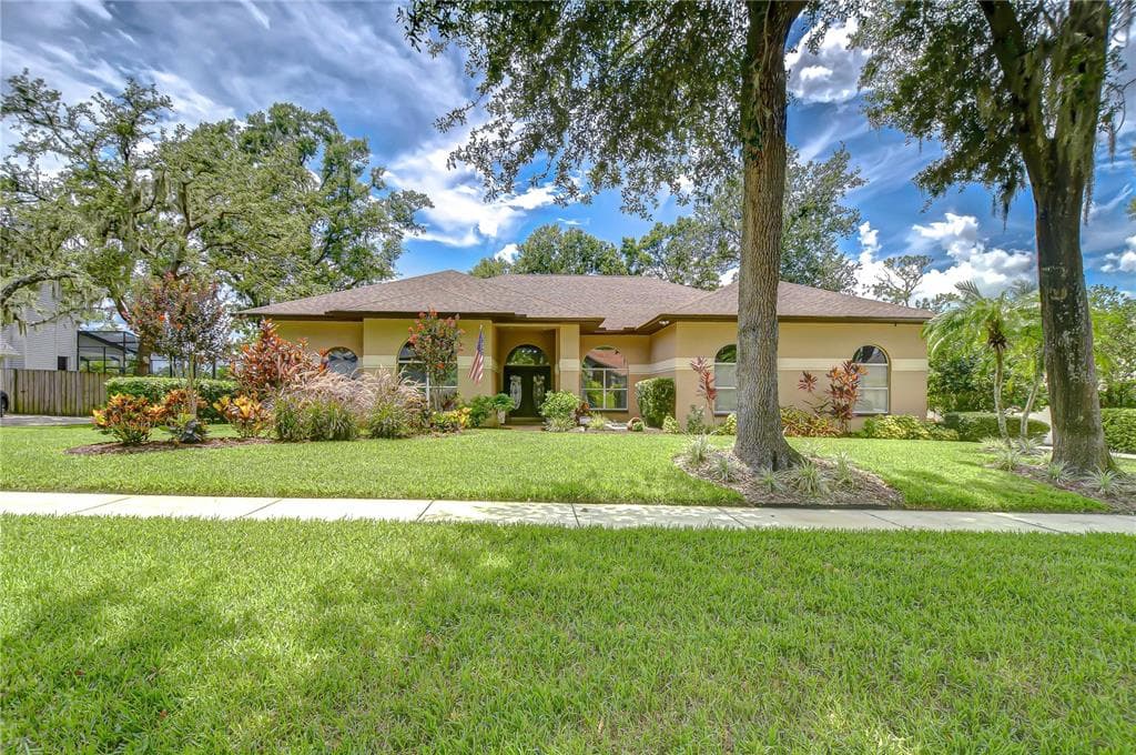 2504 OAK LANDING DRIVE BRANDON, FL 33511