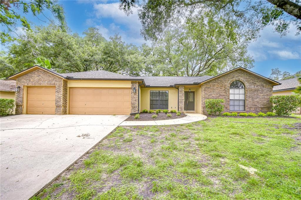 512 PINEWALK DRIVE BRANDON, FL 33510