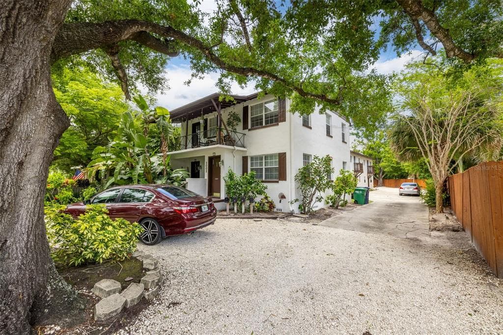 2002 S HABANA AVENUE TAMPA, FL 33629