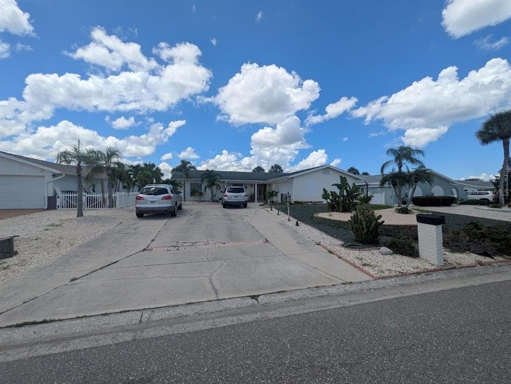 1008 SAGO PALM WAY APOLLO BEACH, FL 33572