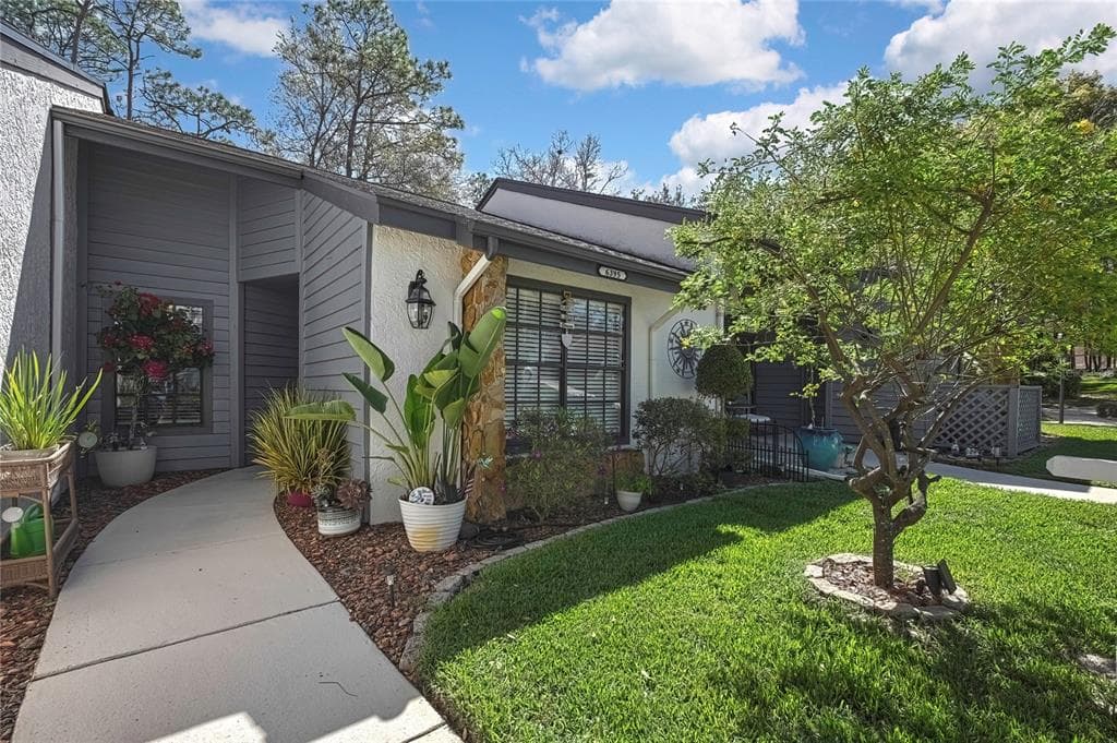 6395 PINESTAND COURT SPRING HILL, FL 34606