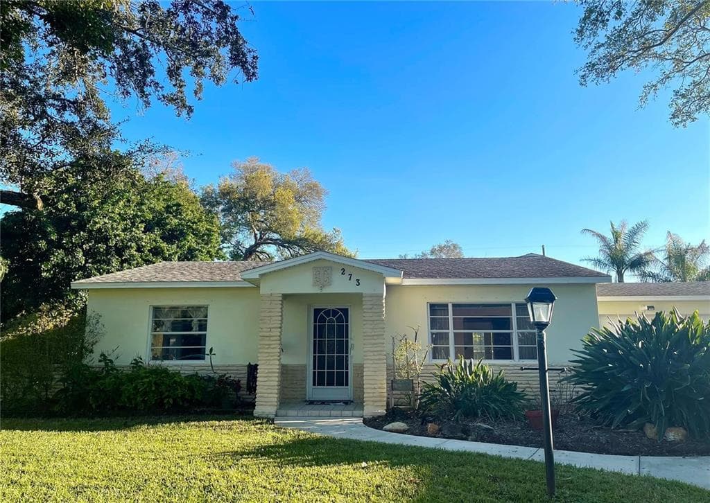 273 CATALAN BOULEVARD NE ST PETERSBURG, FL 33704